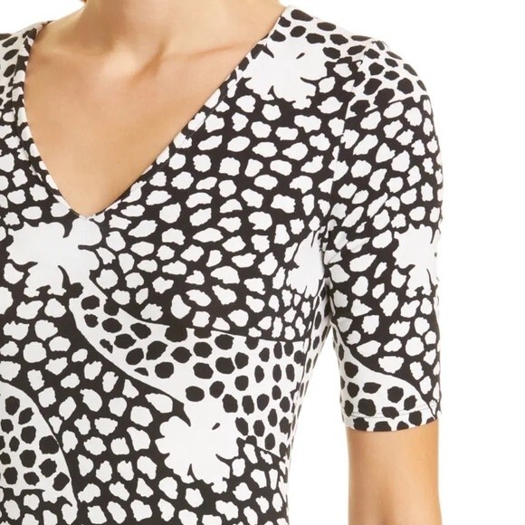 Ted Baker Top Black & White Floral Fitted Knit Blouse V Neck Women’s Size 12 - Picture 6 of 11